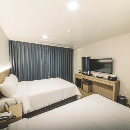 ג'גו Harbor Hotel חדר תמונה